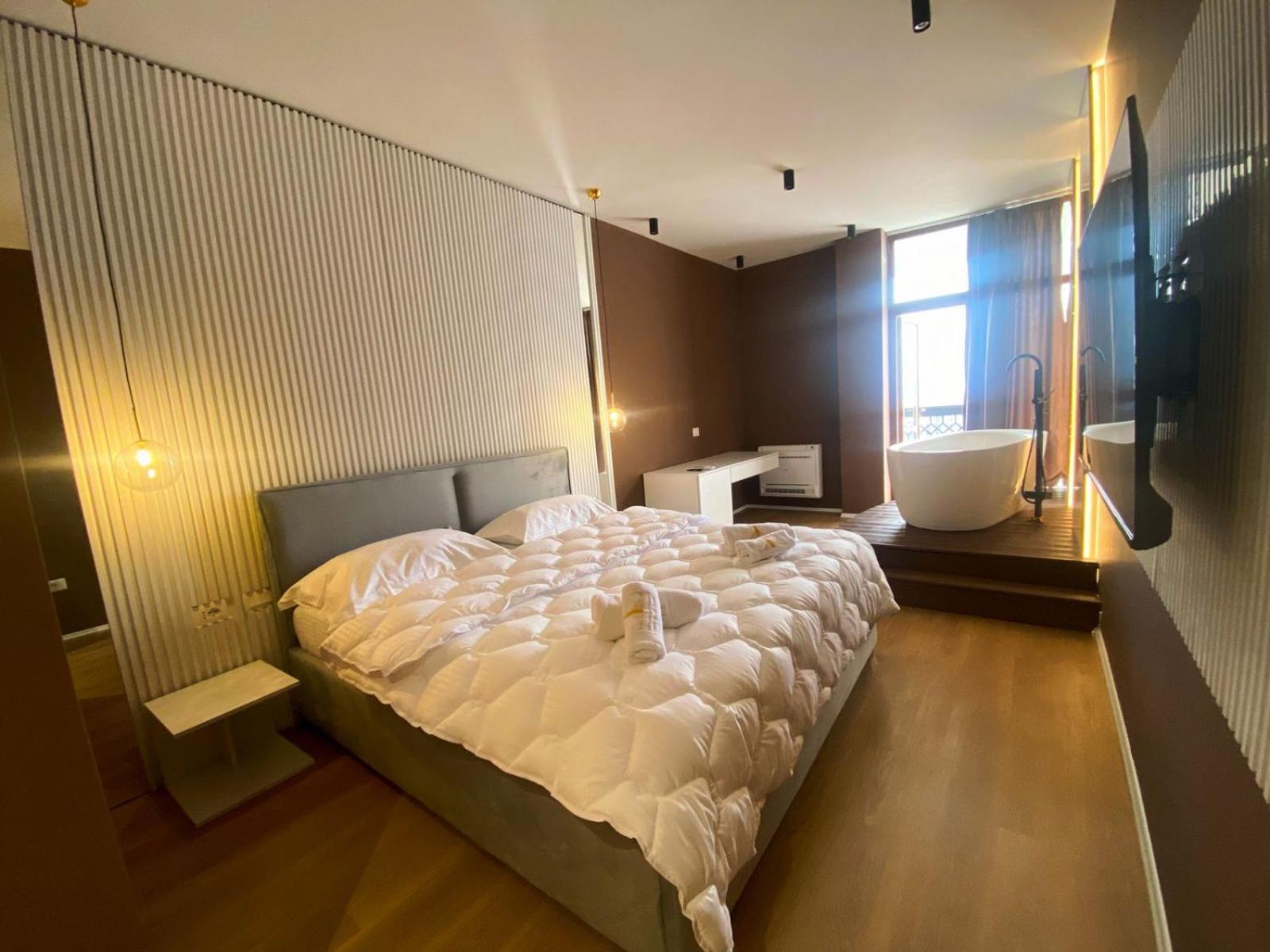 Capital Center 5*